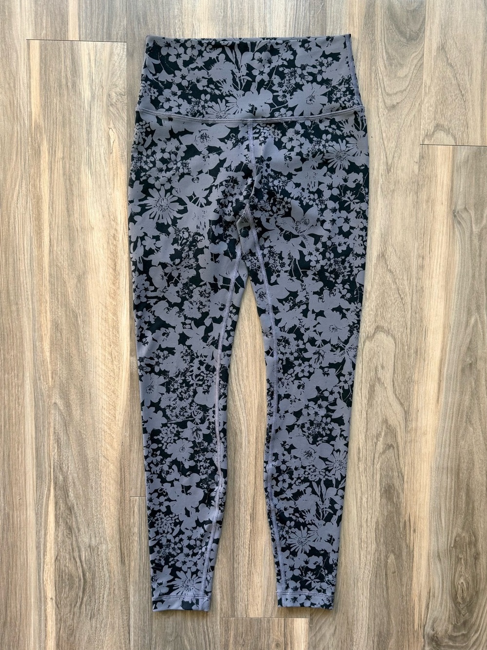 Lululemon Black & Gray Floral Leggings Size 6